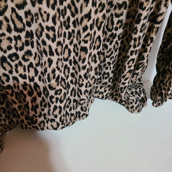 PIPHANY SIZE 2X SCOOP NECK LEOPARD PTINT ELASTIC CUFFS & HEM - Picture 5 of 8
